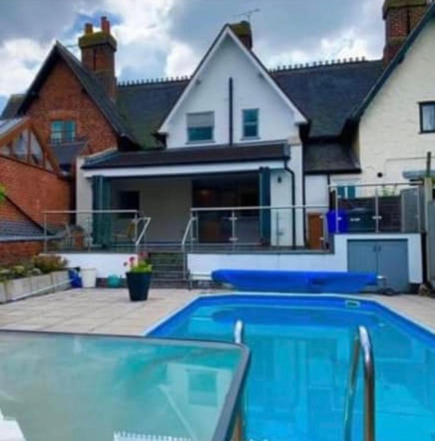 Beautiful Village Sleeps Up To 6 Holiday home West Hallam