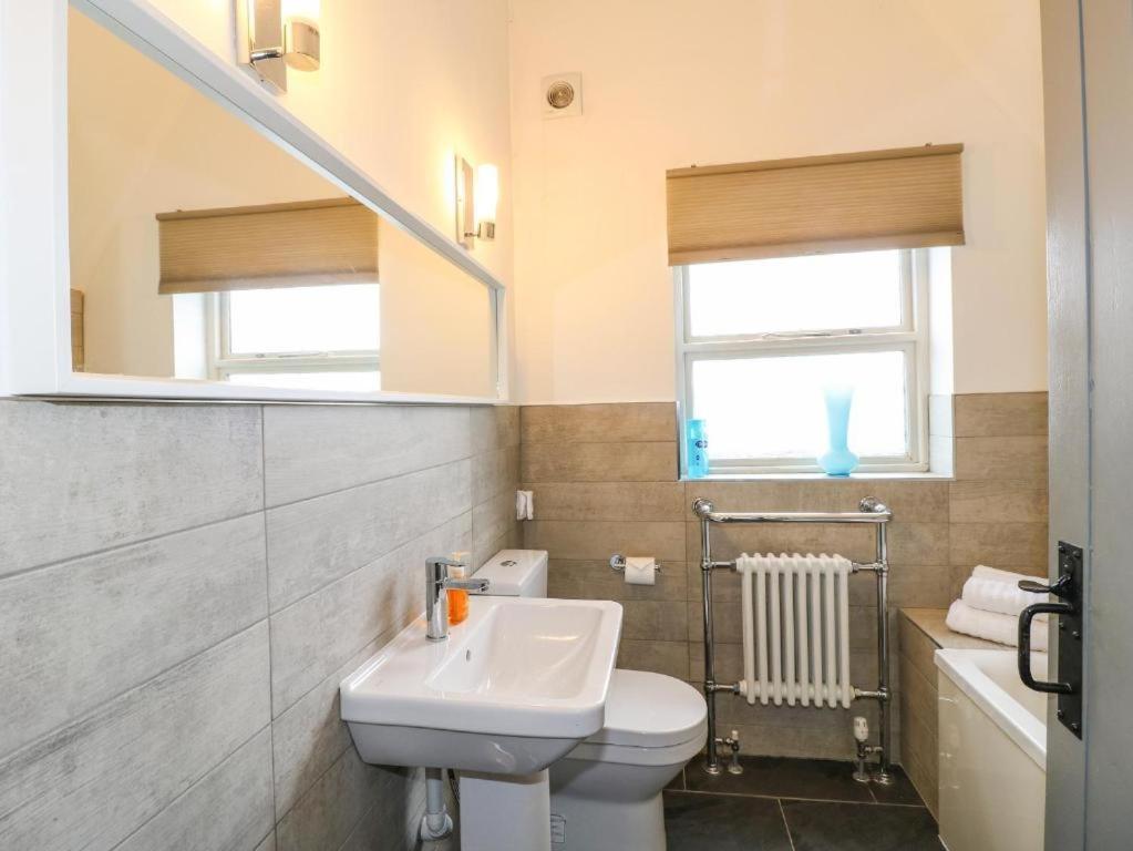 Beautiful Village Sleeps Up To 6 * West Hallam