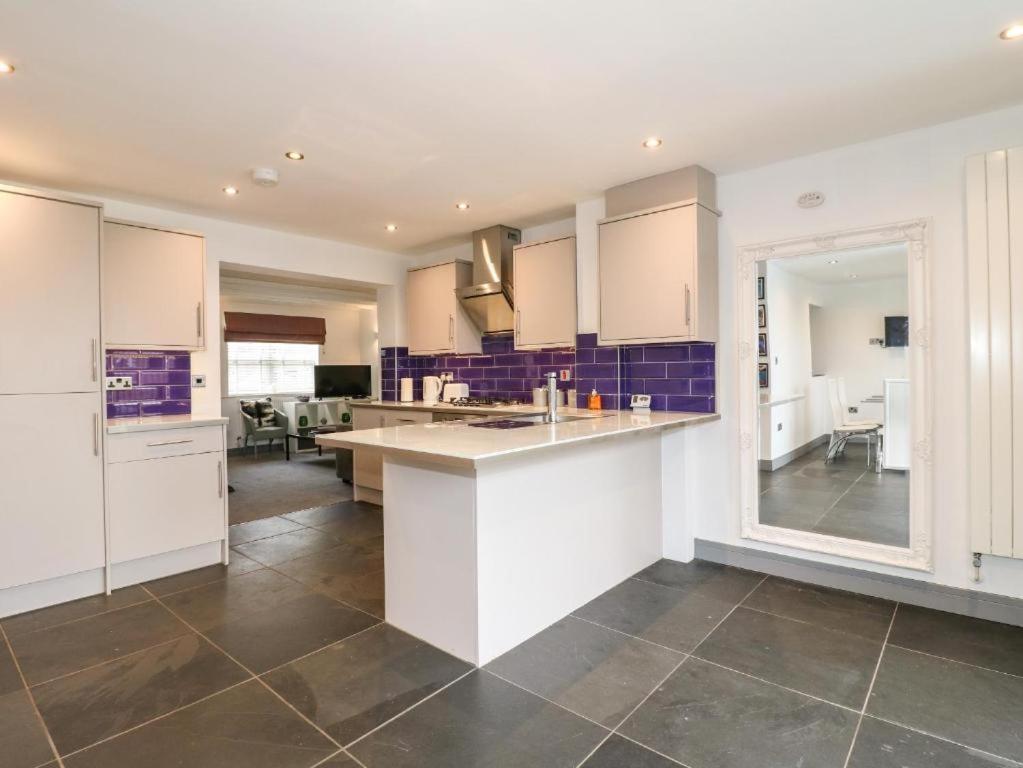 Beautiful Village Sleeps Up To 6 * West Hallam